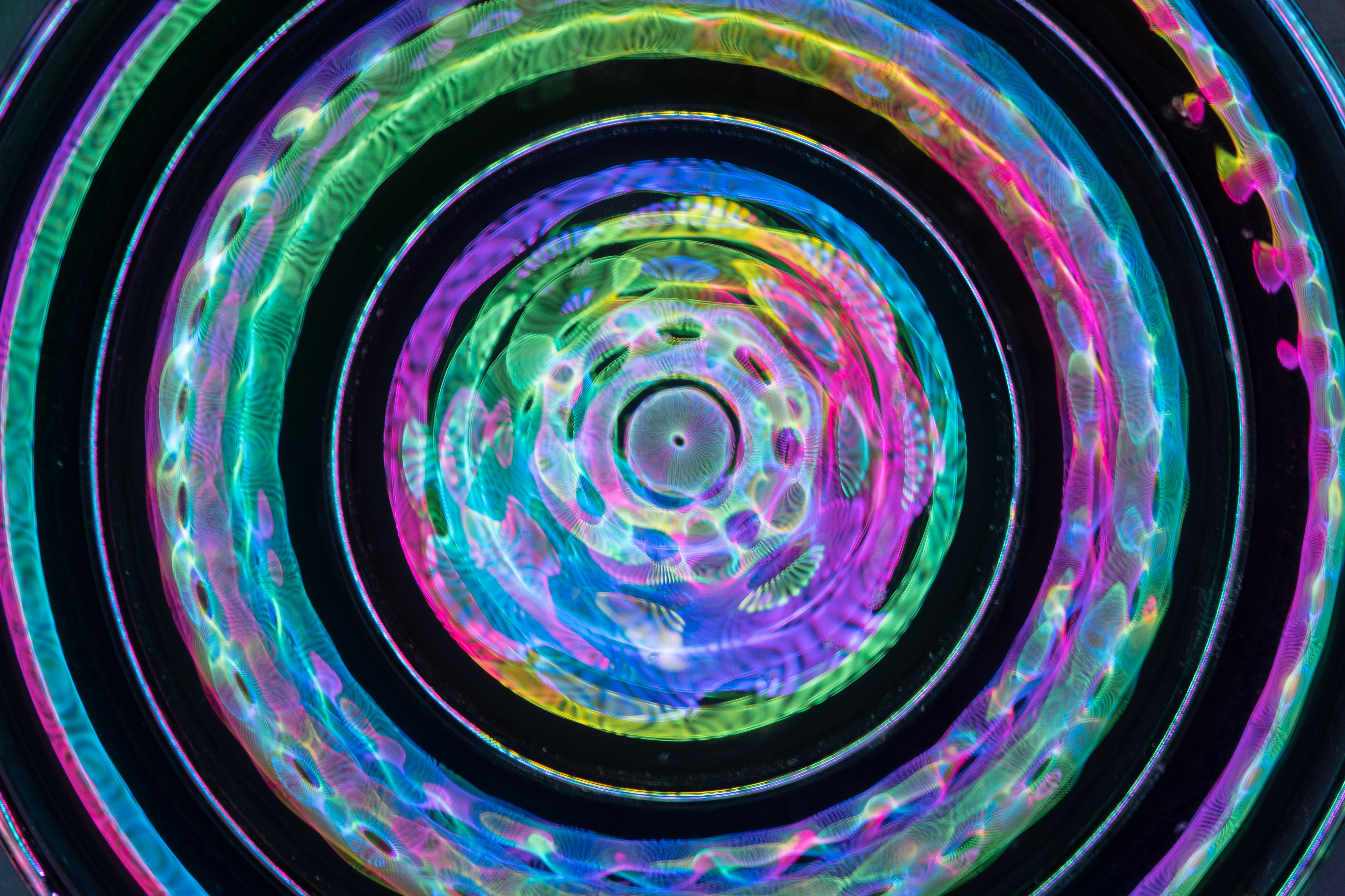 Ultra-Wide Aspherical Thin-Film Interference Simulation